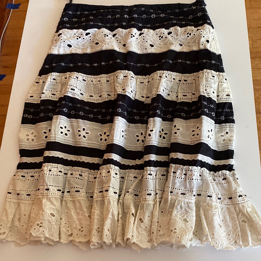 Sunrise skirt, black & white, size M